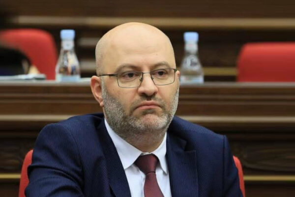 Պարեկին ծեծած Դավիթ Առուշանյանի ընկերը բանտ չի նստի