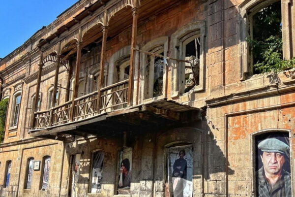 Ո՞ւր է հասել Գյումրու պատմական «Վառեմ-մարեմ» շենքի գործը․ կհաջողվի՞ Սամվել Կարապետյանին ավարտին հասցնել վերակառուցումը