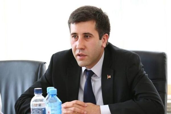 Ռուբեն Մելիքյան․ «Վեհափառ Հայրապետին ավազանի անունով դիմելով՝ վիրավորում են հավատավոր զավակներին»